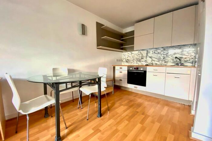2 Bedroom Flat To Rent In Deals Gateway, London, SE13