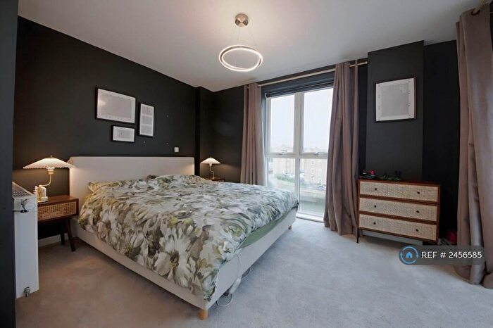 3 Bedroom End Of Terrace House To Rent In Rope Walk, Barking, IG11