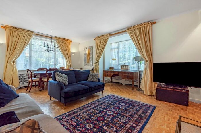 3 Bedroom Flat To Rent In Chivelston, Wimbledon Park Side, Wimbledon, SW19