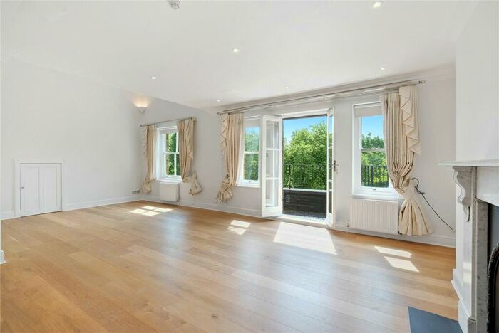 3 Bedroom Apartment To Rent In Elsworthy Road, London, NW3