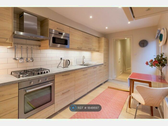 2 Bedroom Flat To Rent In Southwark, London, SE17