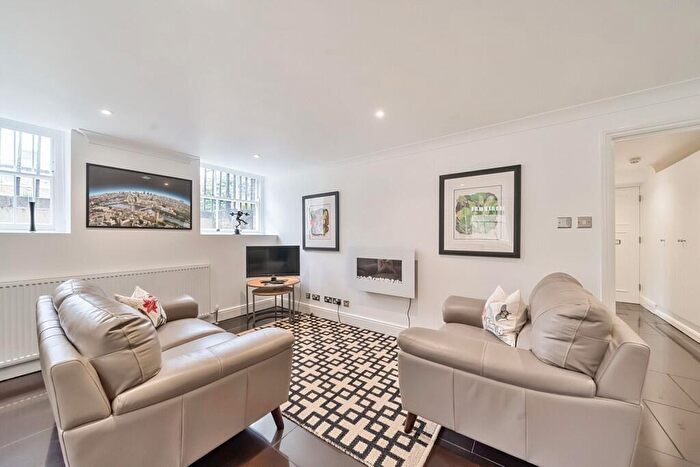 2 Bedroom Flat To Rent In Connaught Mews Woolwich, SE18