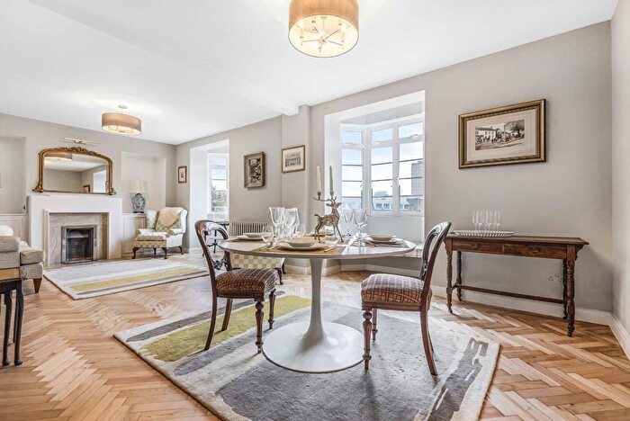 4 Bedroom Flat To Rent In Hammersmith Road, Hammersmith, W6