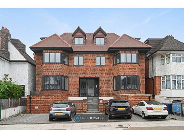 2 Bedroom Flat To Rent In Hoop Lane, London, NW11