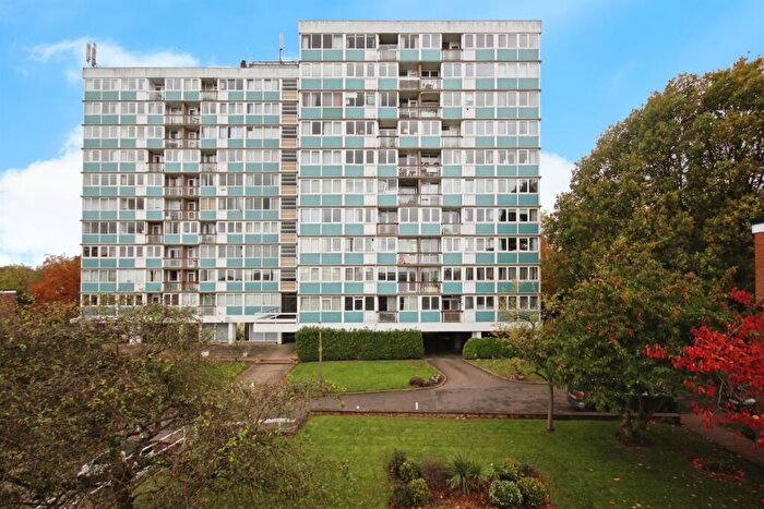 2 Bedroom Apartment For Sale In Kenilworth Court, Coventry, CV3
