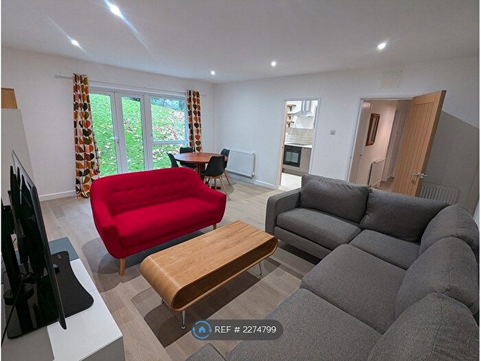 2 Bedroom Flat To Rent In Block B Granville Court, Oxford, OX3