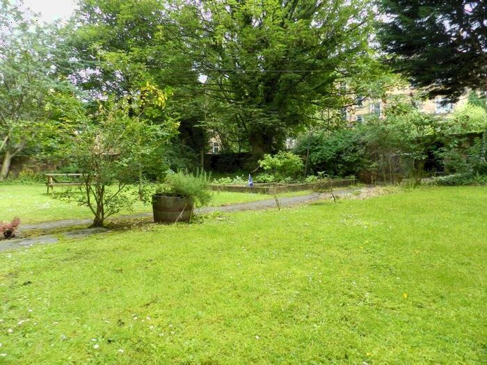 Studio To Rent In Queens Drive, Queens Park, G42