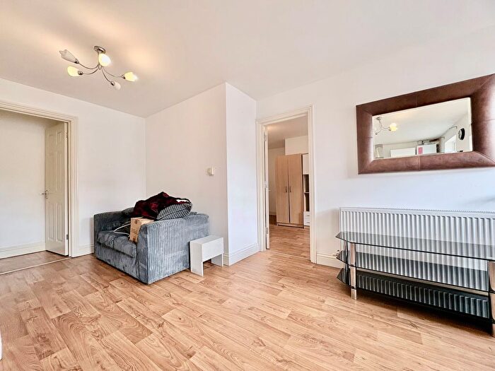 1 Bedroom Flat To Rent In Maidenhead Street, Hertford, SG14