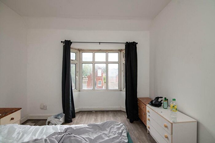 3 Bedroom Terraced House For Sale In Grosvenor Road, Birmingham, B20