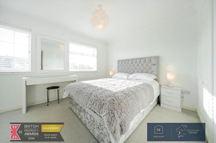 3 Bedroom End Of Terrace House For Sale In Chapman Way, Eynesbury, St. Neots, PE19