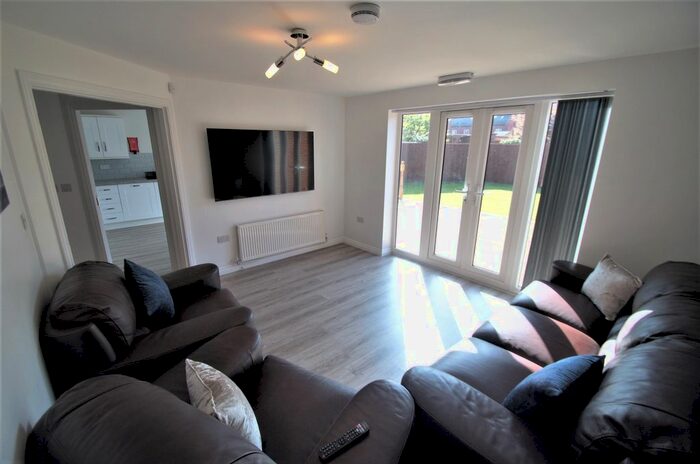 6 Bedroom Detached House To Rent In Cheshire Close, Stoke, Coventry, CV3