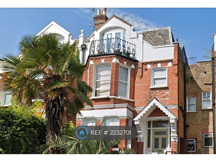 1 Bedroom Flat To Rent In Woodside, London, SW19