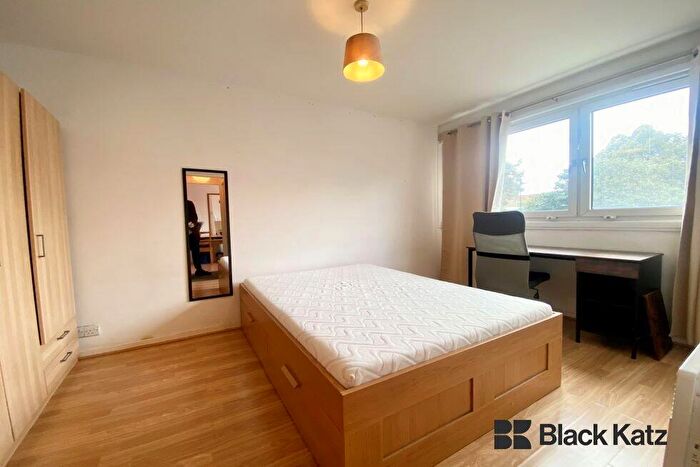 4 Bedroom Flat To Rent In Longshore, Deptford, SE8