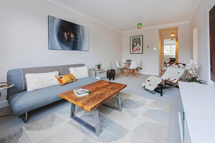 1 Bedroom Flat For Sale In Haverstock Hill, Belsize Park, NW3
