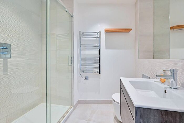 1 Bedroom Studio For Sale In Heathfield Terrace, Chiswick, London, W4