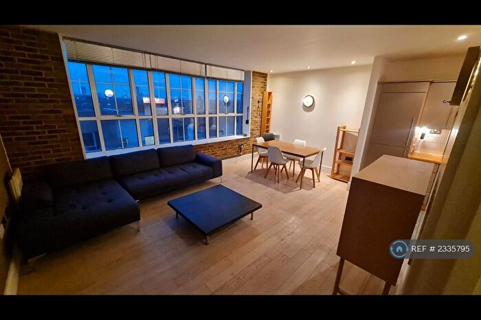 3 Bedroom Flat To Rent In South City Court, London, SE15