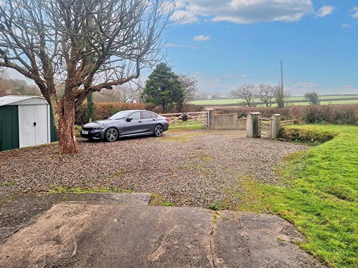 2 Bedroom Detached Bungalow To Rent In Bridgerule, Holsworthy, EX22