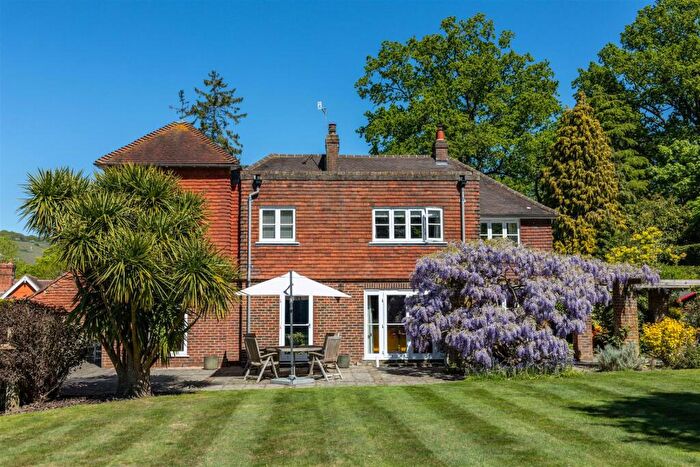 5 Bedroom Detached House For Sale In Cliftons Lane, Reigate, RH2