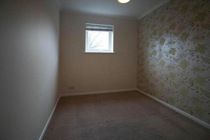 1 Bedroom Flat To Rent In Shanklin House, Shanklin Close, Chorlton, M21