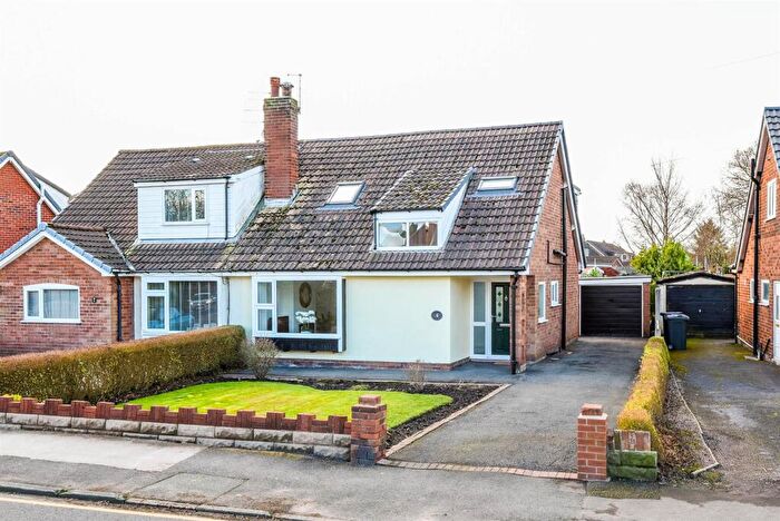 3 Bedroom Semi-Detached Bungalow For Sale In Station Road, New Longton, Preston, PR4