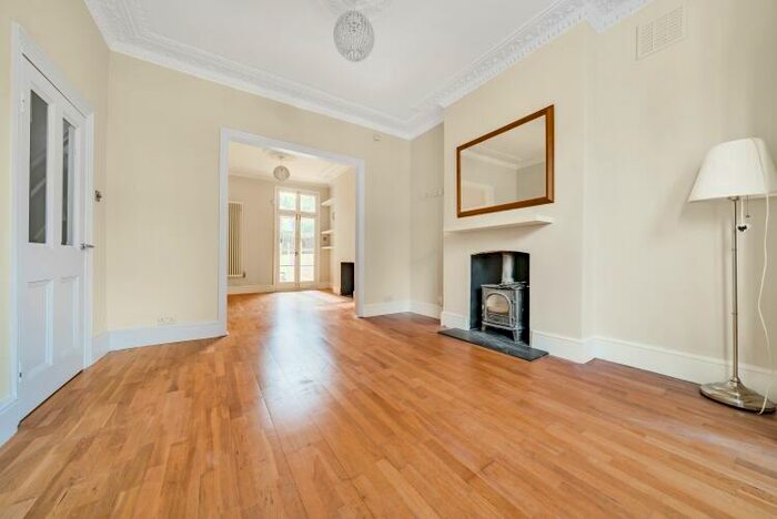 4 Bedroom House To Rent In Tresco Road Peckham, SE15