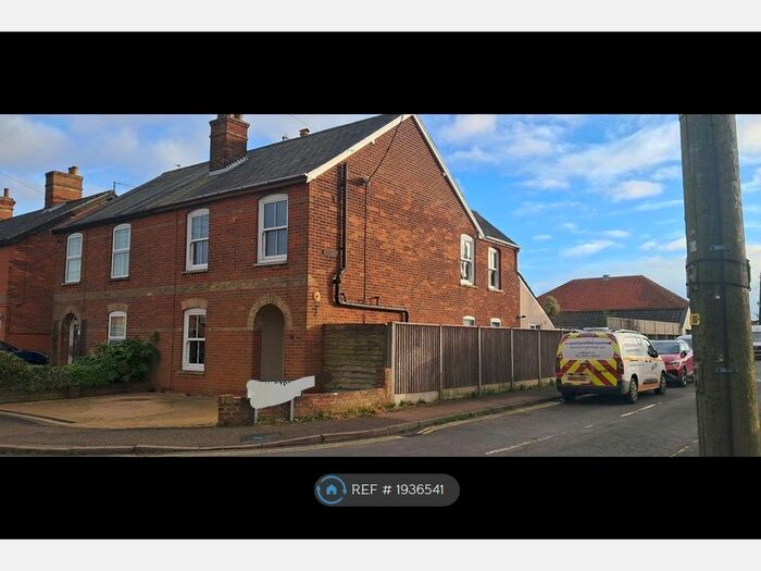 3 Bedroom Semi-Detached House To Rent In Kings Road, Leiston, IP16