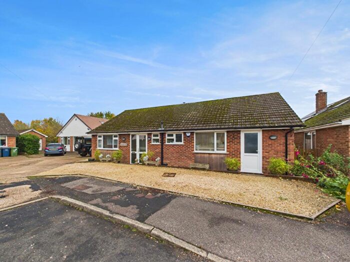 3 Bedroom Bungalow For Sale In The Warren, Chesham, Buckinghamshire, HP5