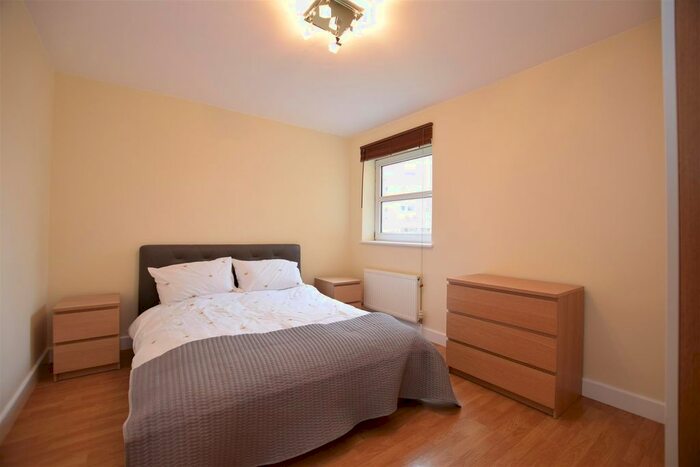 2 Bedroom Flat To Rent In Cedar Road, Sutton, SM2