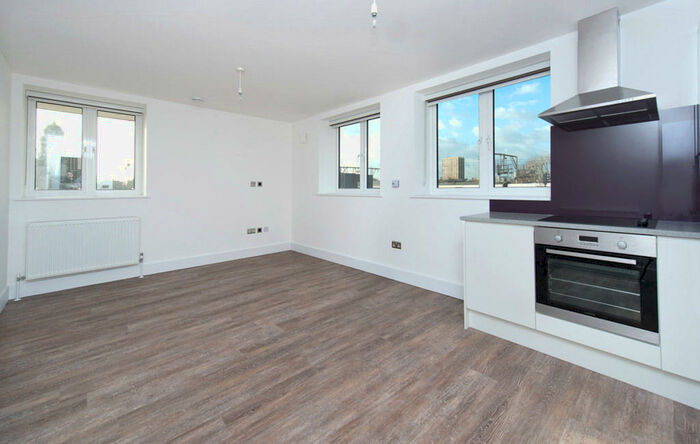 1 Bedroom Flat To Rent In Pearl House, Millennium Place, E2