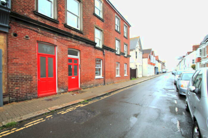 2 Bedroom Apartment To Rent In Thorn Road, BN11