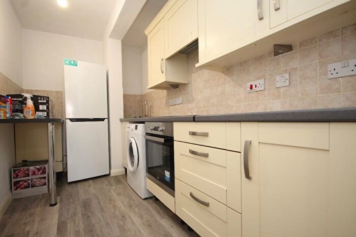 1 Bedroom Flat To Rent In Tregonwell Road, Bournemouth, Dorset, BH2