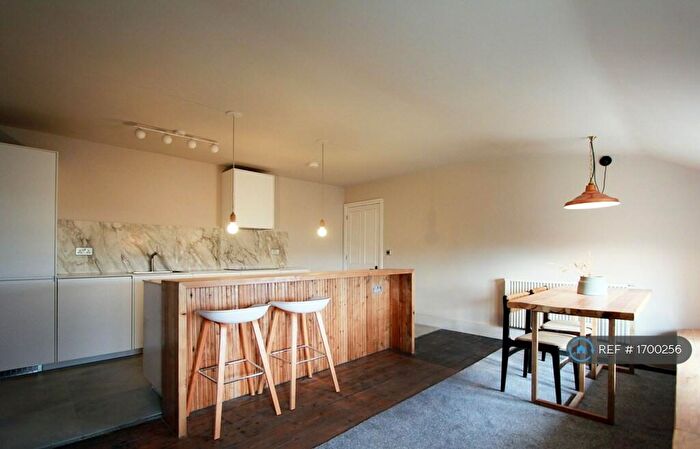 3 Bedroom Flat To Rent In Victoria Park, Dover, CT16