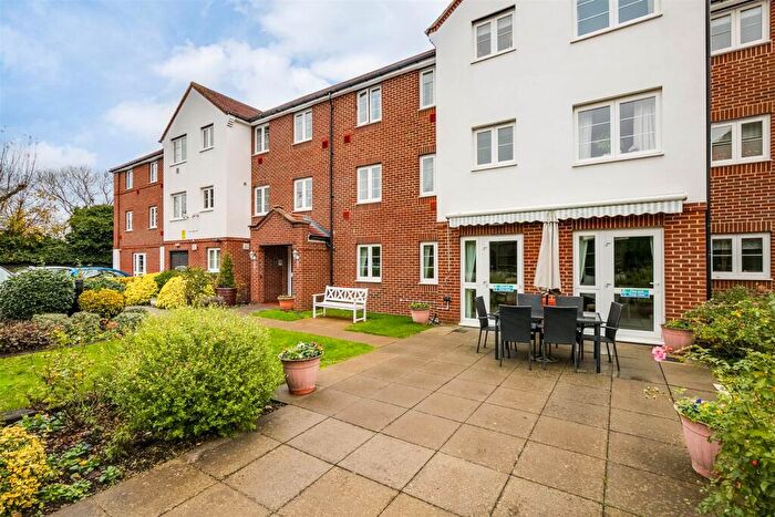 1 Bedroom Retirement Property For Sale In Bennett Court, Station Road, Letchworth Garden City, SG6