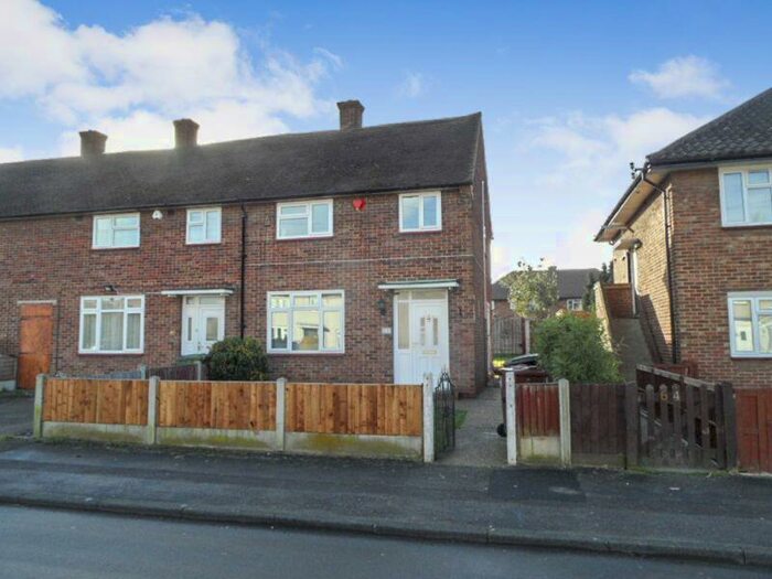 2 Bedroom End Of Terrace House To Rent In Two Bedroom End Of Terrace House In Annalee Road, South Ockendon, Essex., RM15