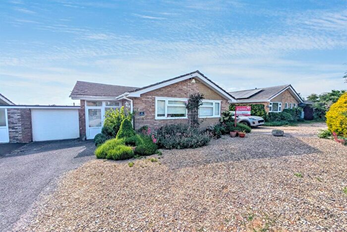 3 Bedroom Bungalow For Sale In Pimperne, DT11