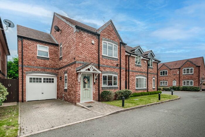 4 Bedroom Detached House For Sale In Tame View, Whitacre Heath, B46