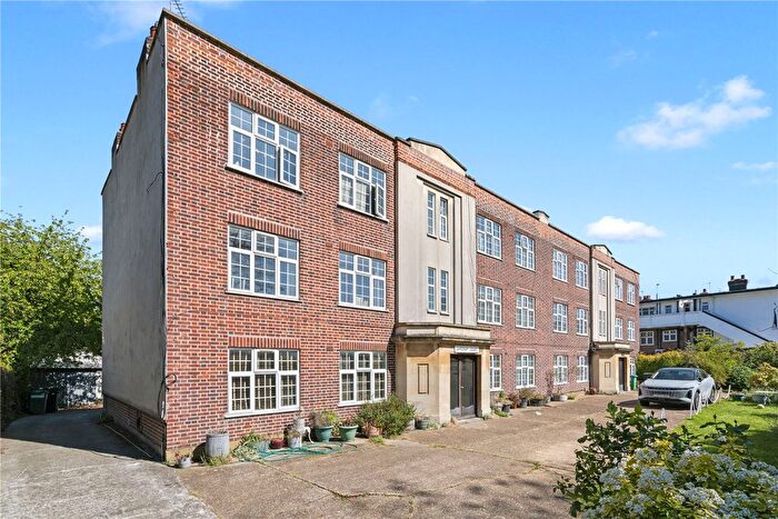 2 Bedroom Flat For Sale In Park Road, East Twickenham, TW1