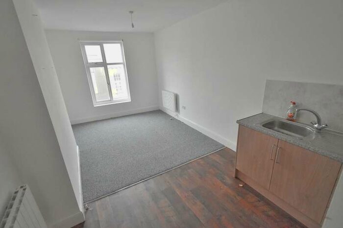 2 Bedroom Flat To Rent In Market Place, Wednesbury, WS10