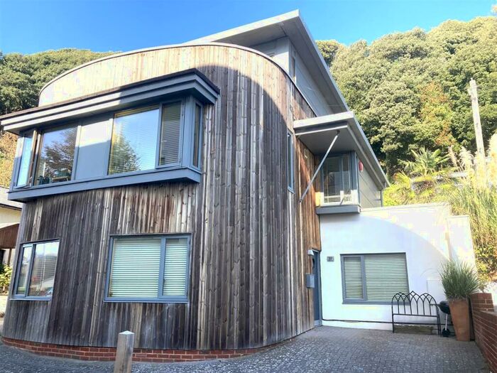 2 Bedroom House To Rent In Radnor Cliff, Folkestone, CT20