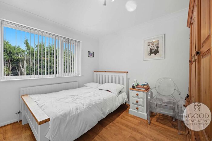 3 Bedroom Terraced House For Sale In Gladstone Road, Buckhurst Hill, IG9