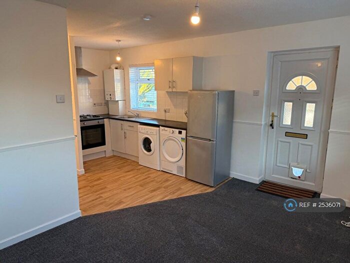 1 Bedroom Flat To Rent In Old Town, Swindon, SN1