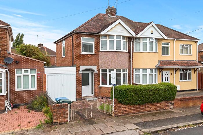 3 Bedroom Semi-Detached House For Sale In Selworthy Road, Coventry, CV6