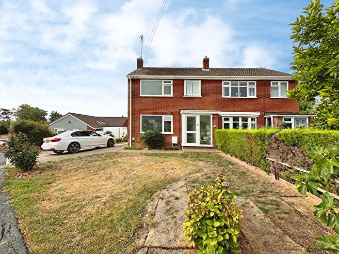3 Bedroom Semi-Detached House For Sale In Woodfield Avenue, Bury, Huntingdon, PE26