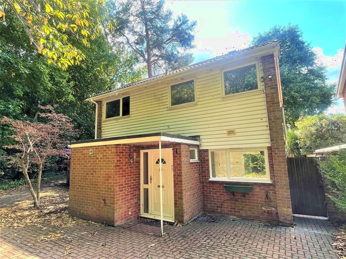 4 Bedroom Detached House To Rent In Kirkstone Close, Camberley, GU15