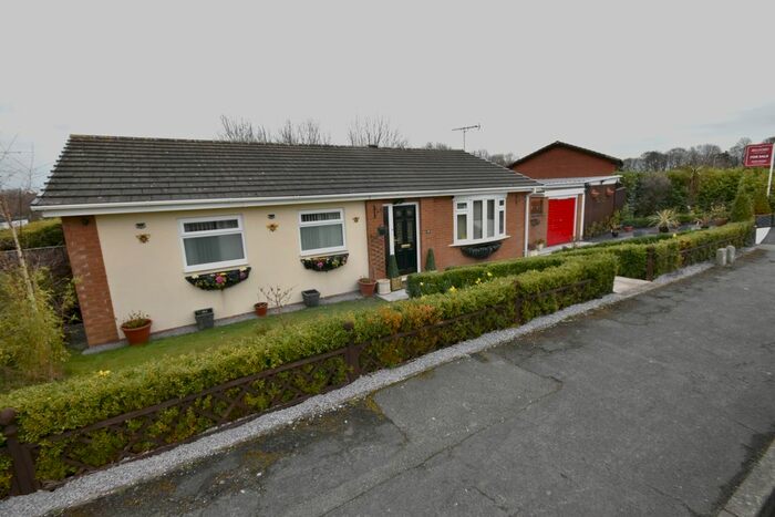3 Bedroom Detached Bungalow For Sale In Ffordd Mailyn, Wrexham, LL13