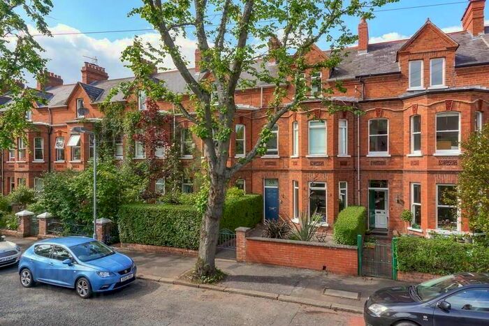 4 Bedroom Semi-Detached House To Rent In Roseberry Road, Clapham, SW2