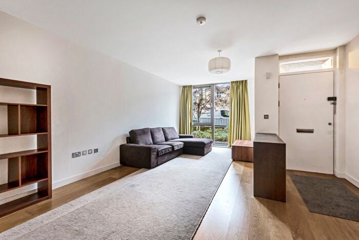 2 Bedroom Flat To Rent In Annandale Road, London, SE10