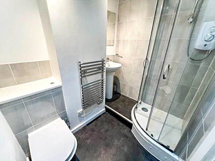 2 Bedroom Flat To Rent In Brooklands Road, Sale, M33