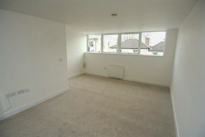 1 Bedroom Apartment To Rent In Addlestone, KT15