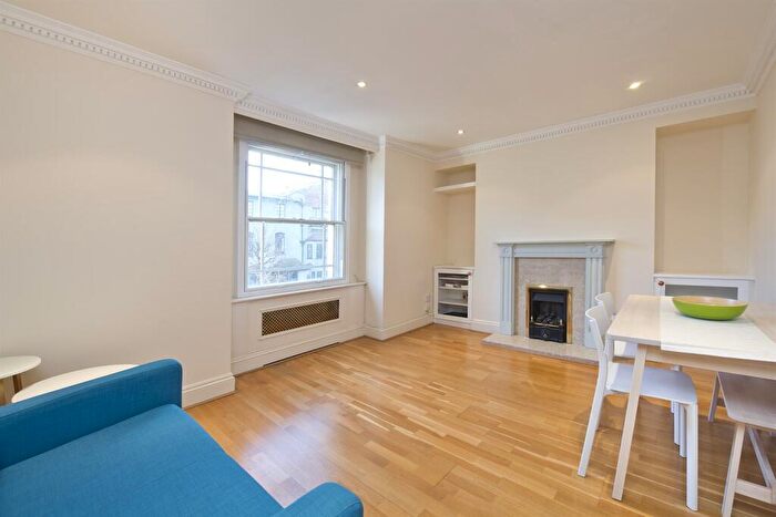 2 Bedroom Flat To Rent In Edith Grove, Chelsea, SW10